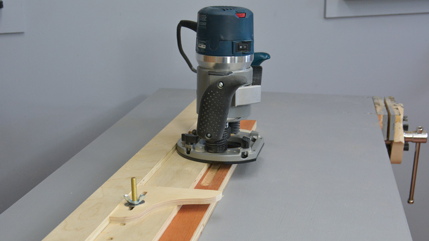 Adjustable Straight Edge Jig Adjustable Straight Edge Jig for your Wood Router