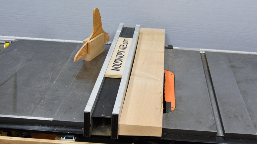 Table Sawing Curved Wood