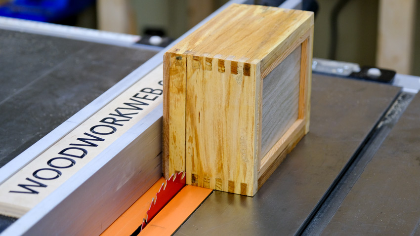 Table saw box lid
