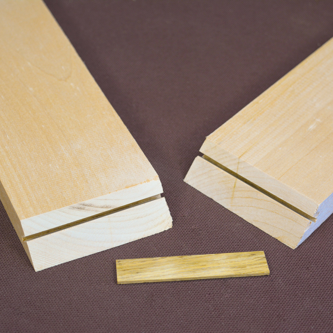 Making a mitre spline joint