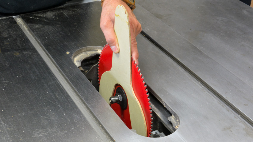 Changing table saw blades