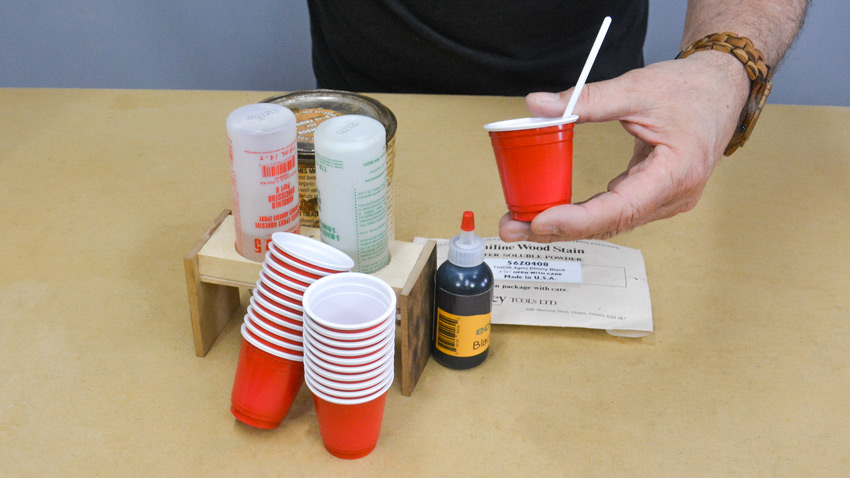 Small mixing containers 