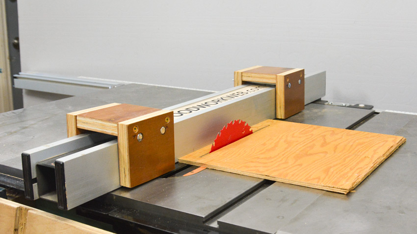 Table saw saddle clamps
