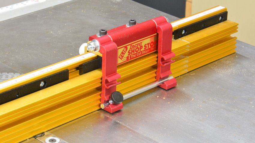 Miter gauge fence