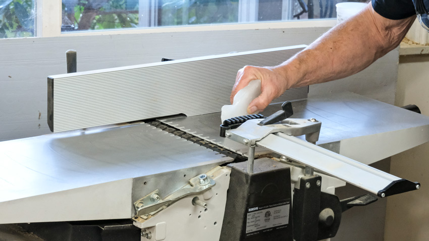 paraffin wax on your edge planer