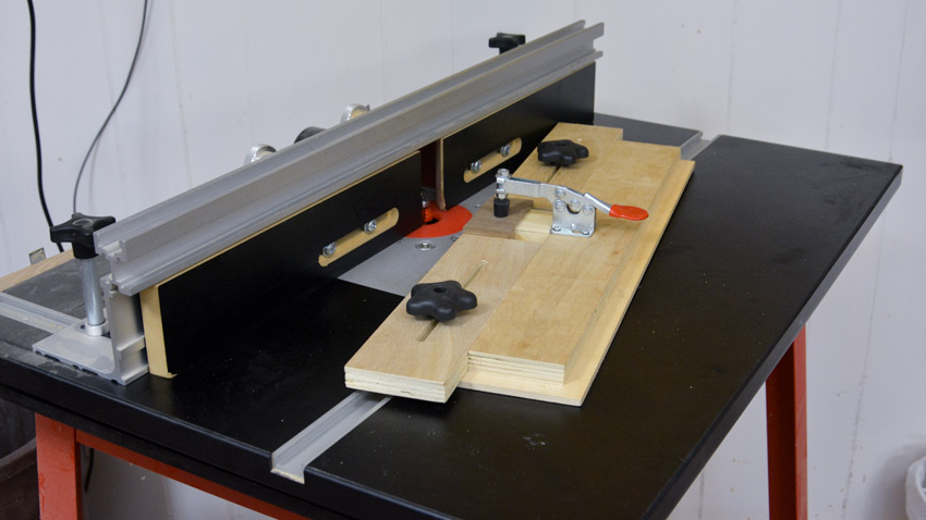 Router table jig