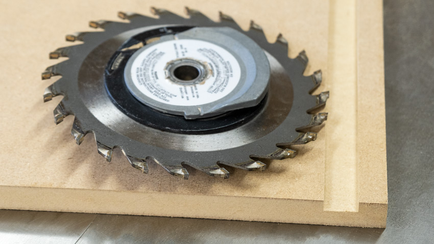 Table saw wobble blade
