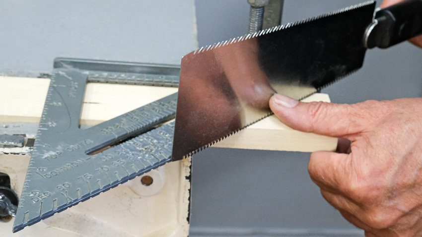 Perfect pull saw 45 degree cuts