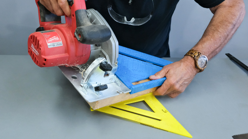 Square skill saw cuts