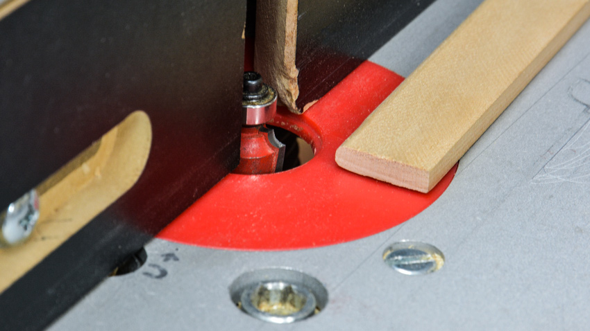 Router table round over bit