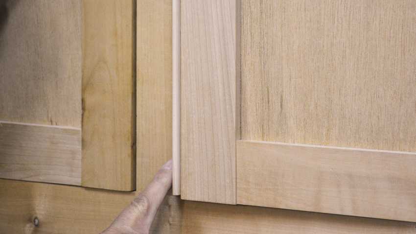 Cabinet door gaps