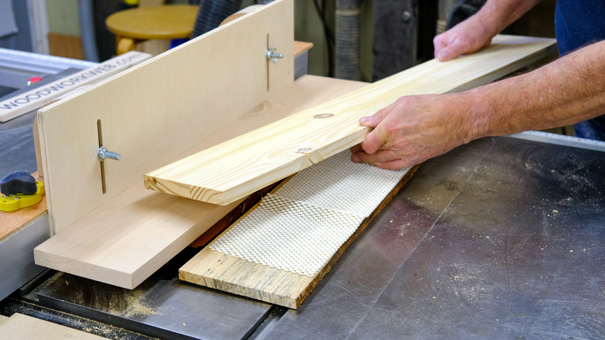 Edge jointing table saw jig