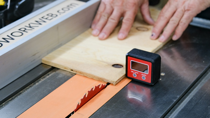Magnetic table saw stopper
