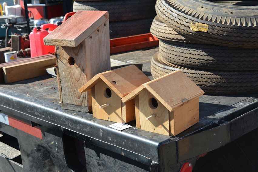 Woodworking birdhouse